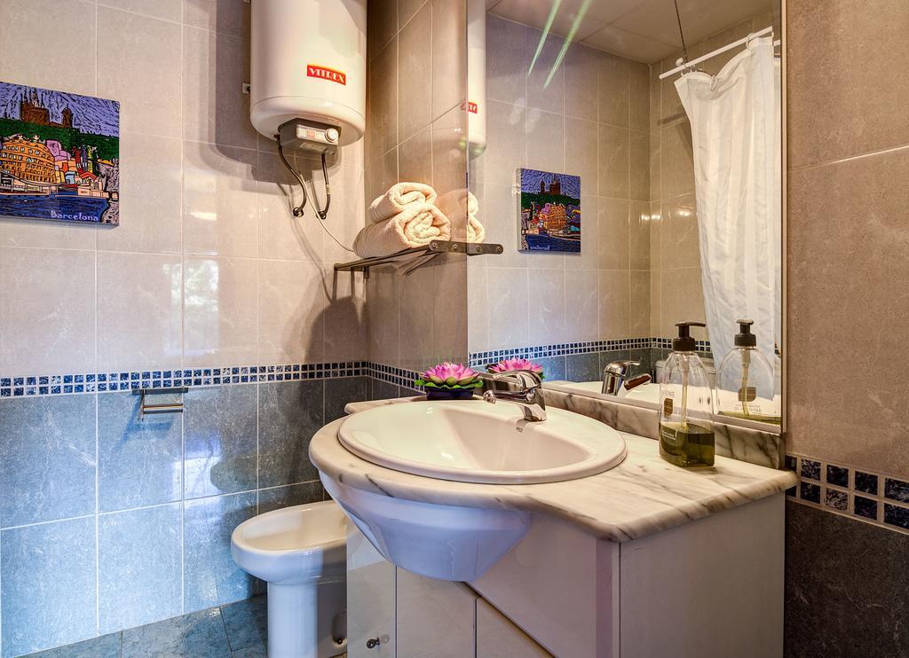 ברצלונה Valencia Suite Archsenseapartments מראה חיצוני תמונה